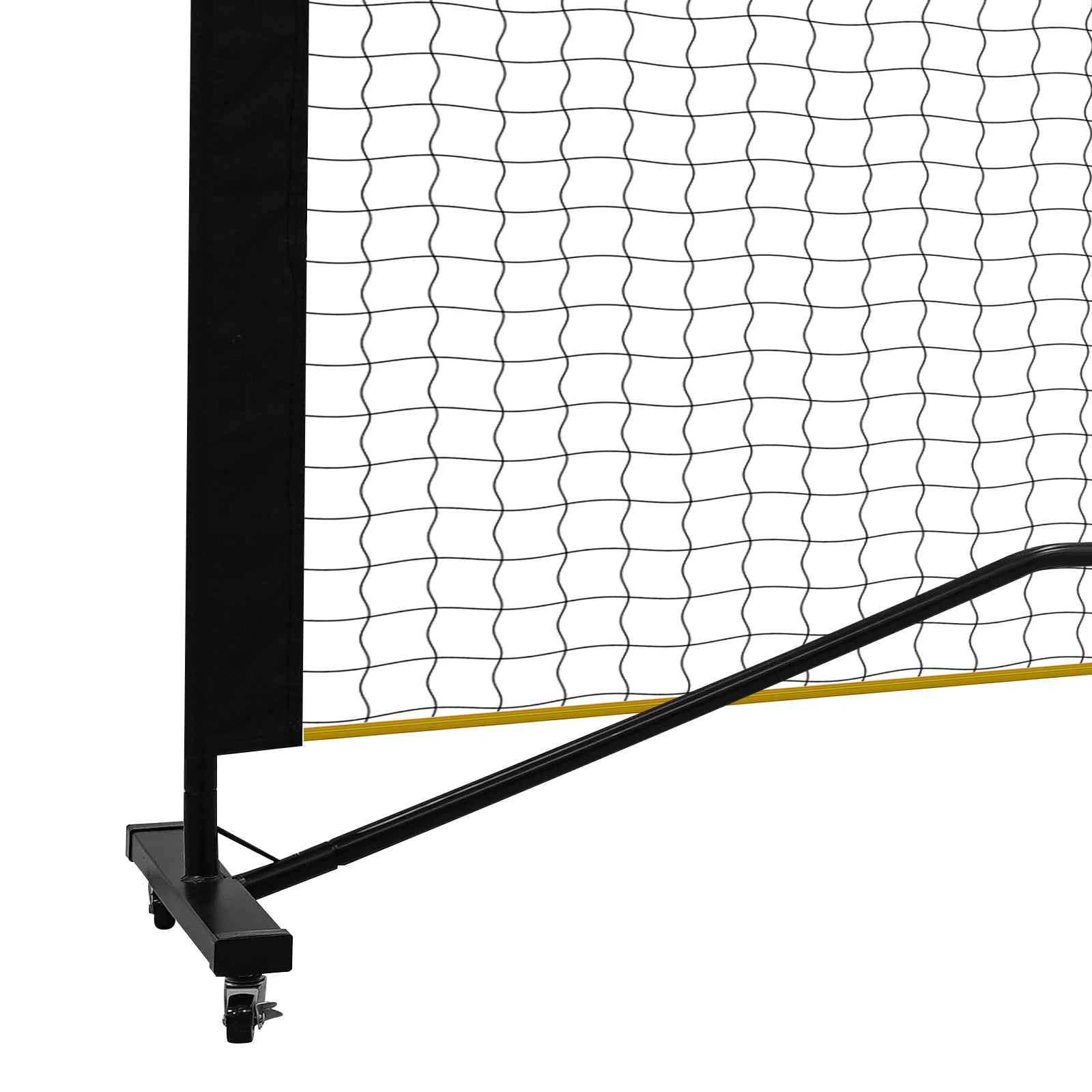 Gros plan sur la structure en fer noir du filet de pickleball montrant la base stable avec roue pivotante et la tension du filet.