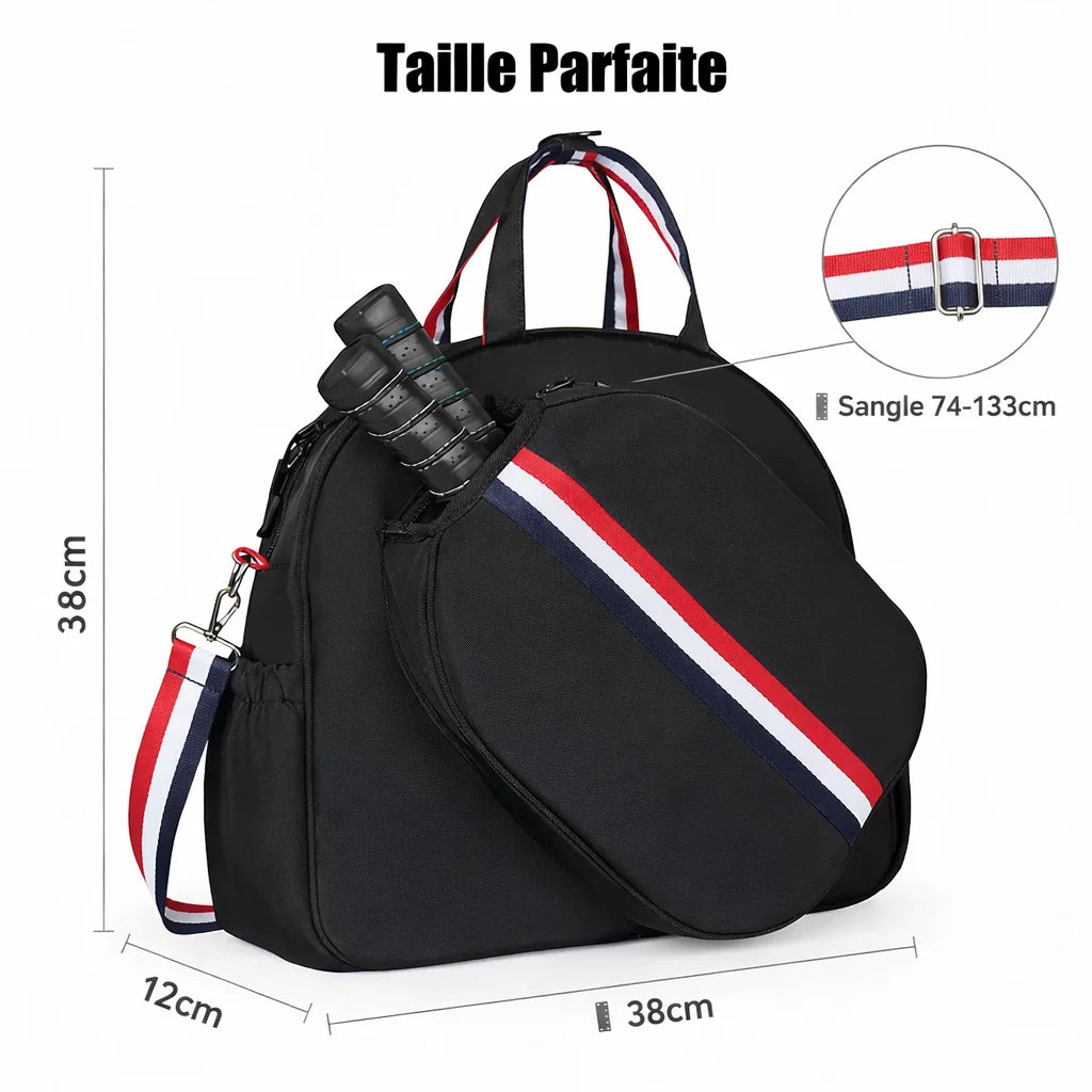Infographie du sac de pickleball tricolore indiquant les dimensions : 38 cm de hauteur, 38 cm de largeur et 12 cm de profondeur. Précise une sangle réglable de 74 à 133 cm.