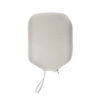 Housse de protection pour raquette de pickleball en néoprène blanc, fermeture éclair assortie et dragonne, protection légère contre les impacts.