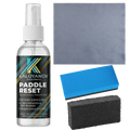 Kit de nettoyage pour raquette de pickleball en fibre de carbone : spray, microfibre et gomme.