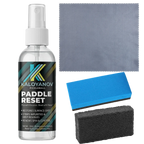 Kit de nettoyage pour raquette de pickleball en fibre de carbone : spray, microfibre et gomme.