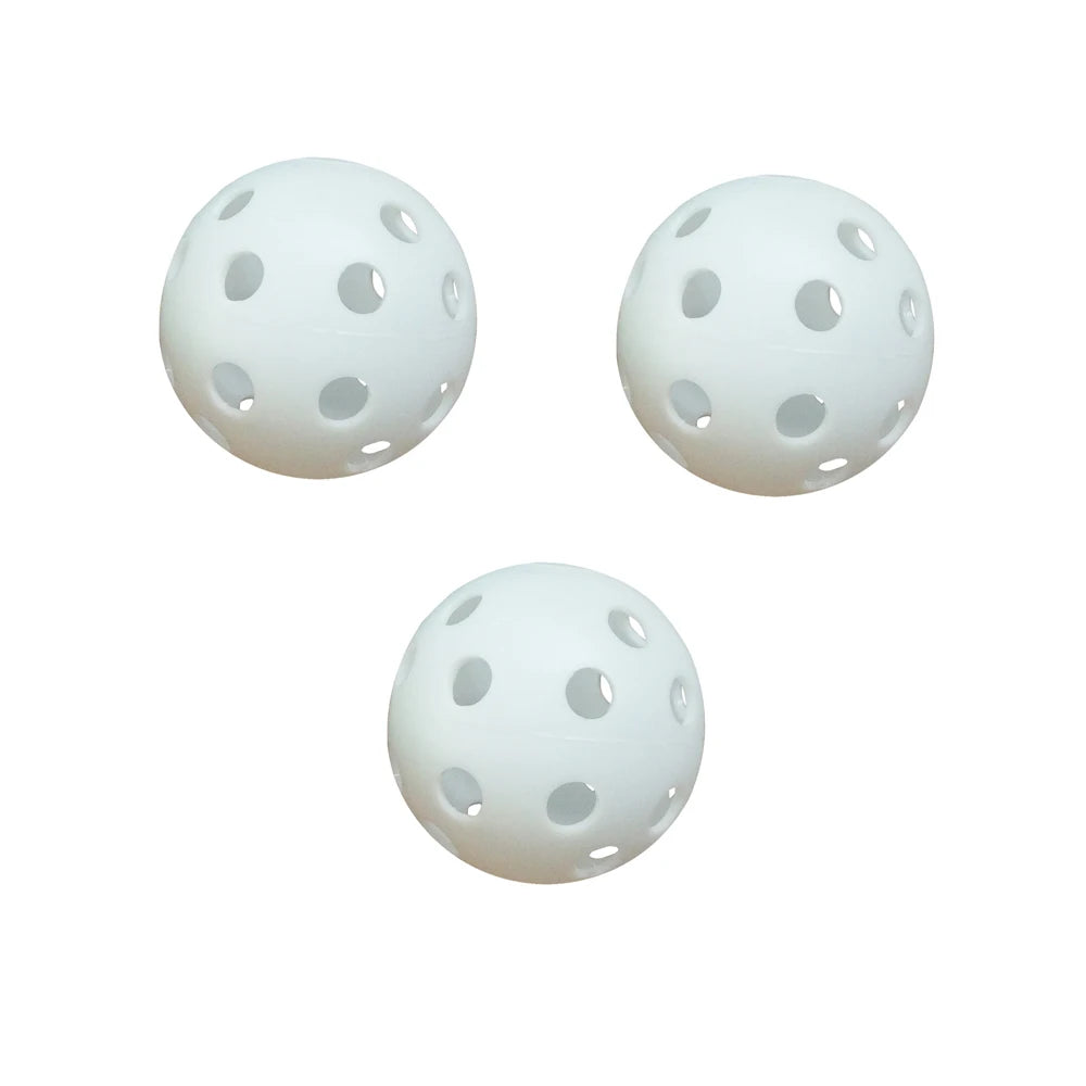 Lot de 3 balles de pickleball indoor blanches à 26 trous, diamètre 72 mm, conçues pour une trajectoire stable et un contrôle optimal sur surfaces lisses.