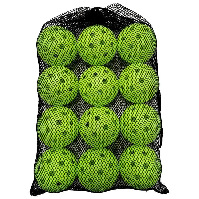 Lot de 12 balles de pickleball outdoor vert dans leur sac de transport, modèle TITANFORCE avec 40 trous pour une trajectoire stable en extérieur.
