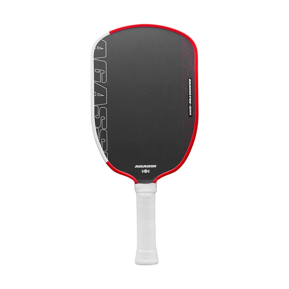 Raquette de pickleball Agassi Pro 16mm en fibre de carbone noire avec bordure rouge et grip blanc.