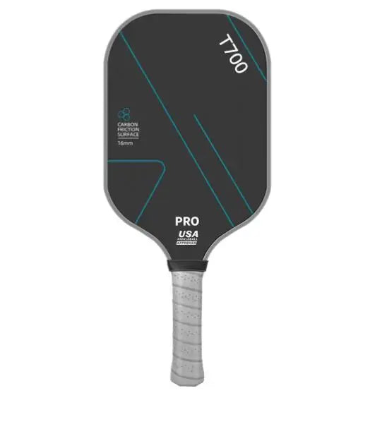 Raquette de pickleball T700 Pro Carbon Friction Surface noire avec motifs bleus et grip gris clair homologuée USA Pickleball.