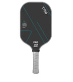 Raquette de pickleball T700 Pro Carbon Friction Surface noire avec motifs bleus et grip gris clair homologuée USA Pickleball.