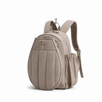 Sac à dos pickleball coloris kaki en nylon, vue de trois quarts avec poche latérale et bretelles ajustables