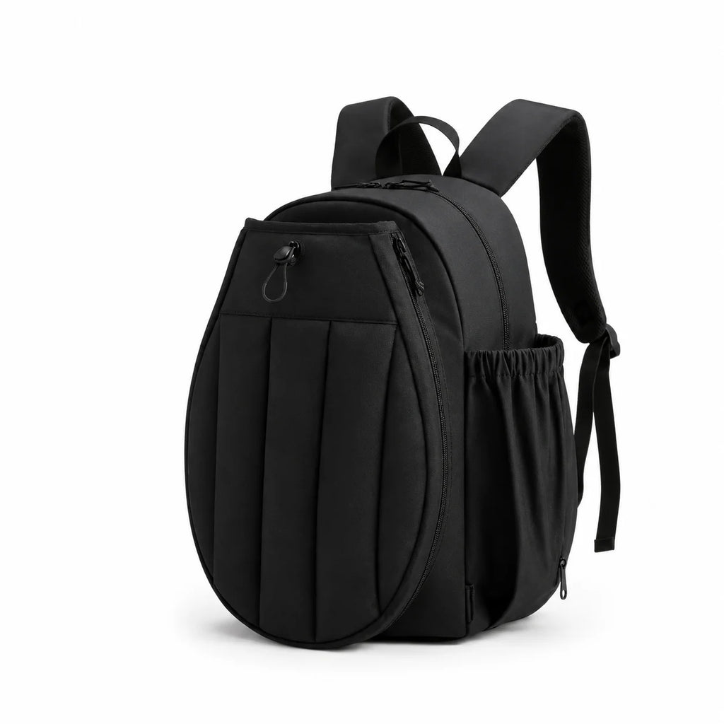 Sac à dos pickleball noir en nylon, vue de trois quarts avec poche latérale extensible et bretelles rembourrées