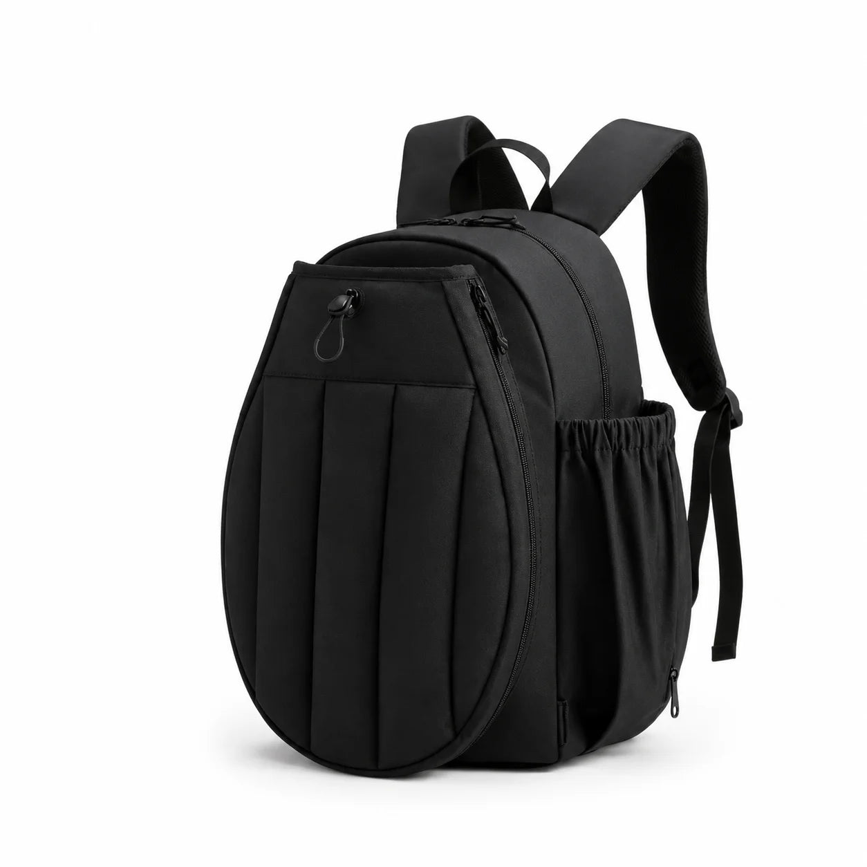Sac à dos pickleball noir en nylon, vue de trois quarts avec poche latérale extensible et bretelles rembourrées