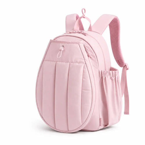 Sac à dos pickleball rose en nylon, vue de trois quarts avec poche latérale extensible et crochet de rangement