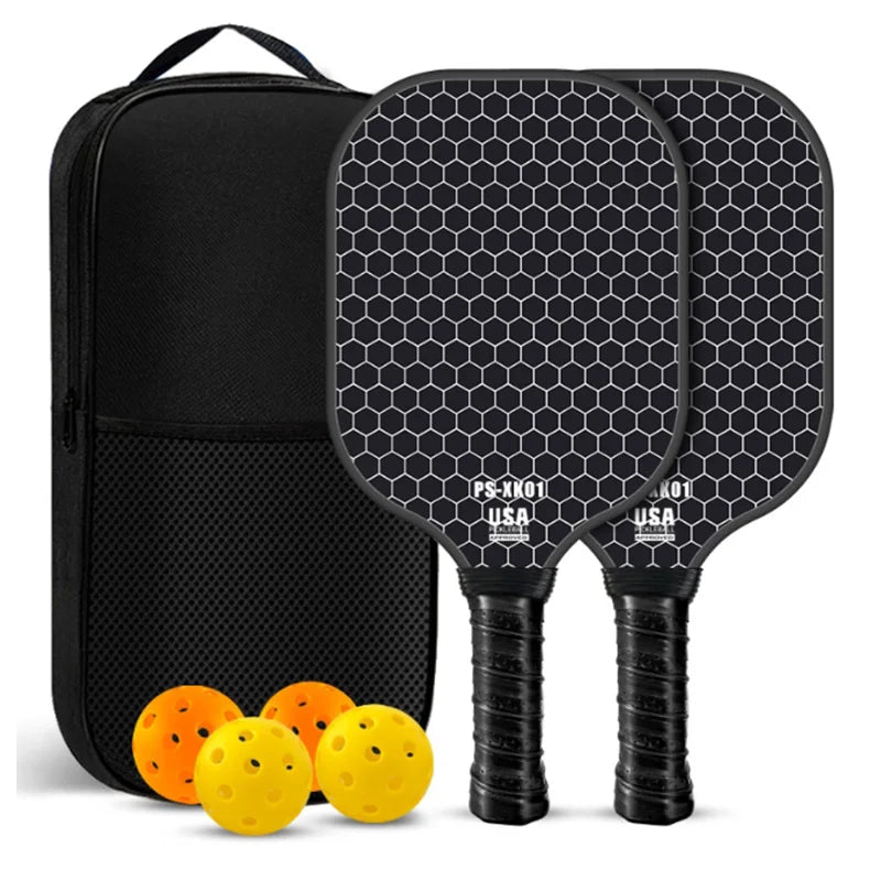 Pack premium de 2 raquettes de pickleball en carbone T700 avec motif nid d'abeille blanc et gris, comprenant 4 balles et un sac de transport noir.